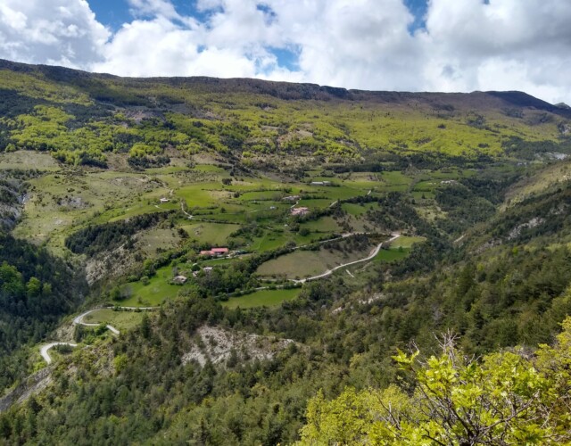 Vallée au printemps Vallée de Sigottier printemps